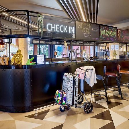 Hotel Moxy Luxembourg Airport à Niederanven Extérieur photo