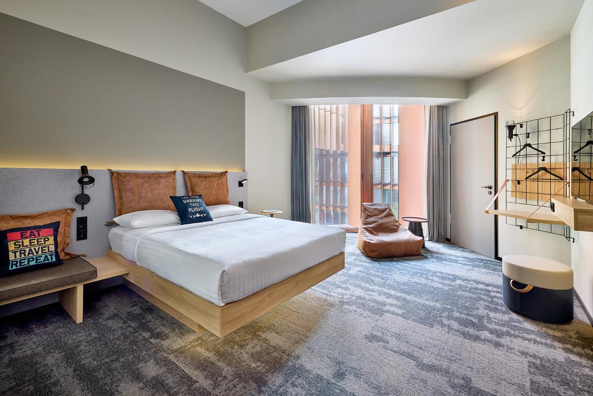 Hotel Moxy Luxembourg Airport à Niederanven Extérieur photo