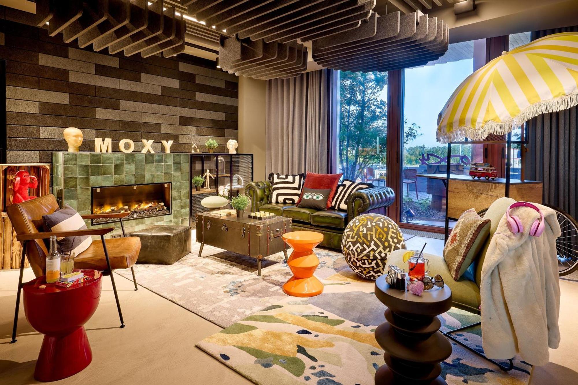 Hotel Moxy Luxembourg Airport à Niederanven Extérieur photo