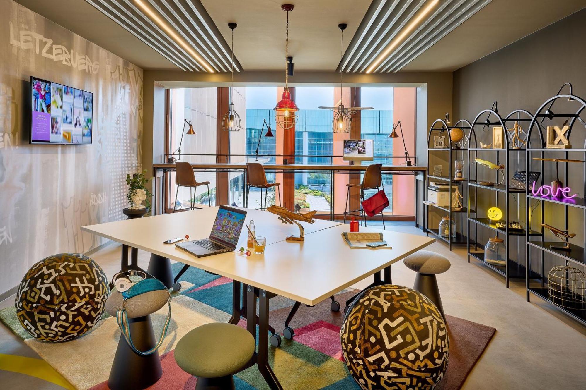 Hotel Moxy Luxembourg Airport à Niederanven Extérieur photo