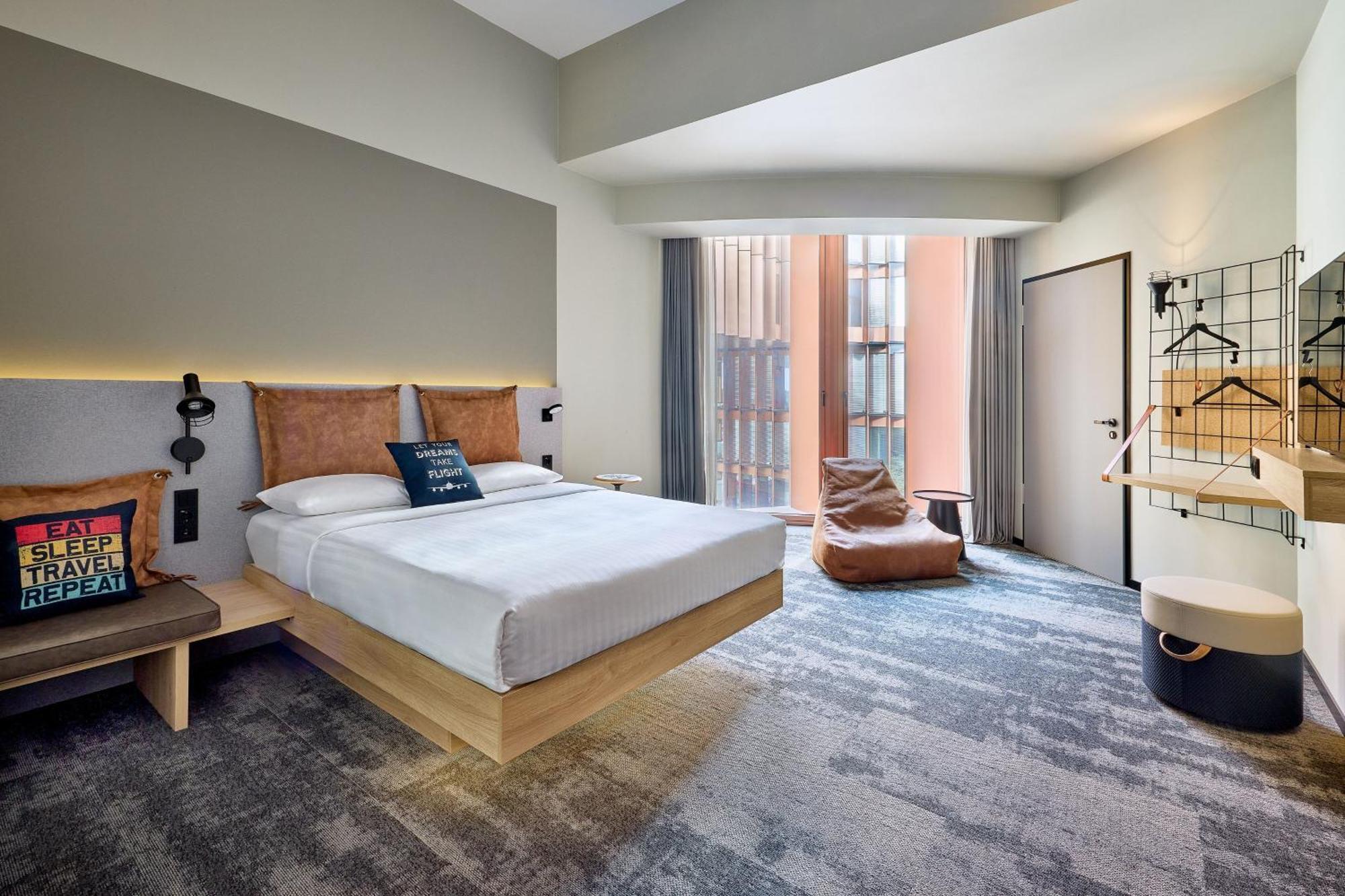 Hotel Moxy Luxembourg Airport à Niederanven Extérieur photo